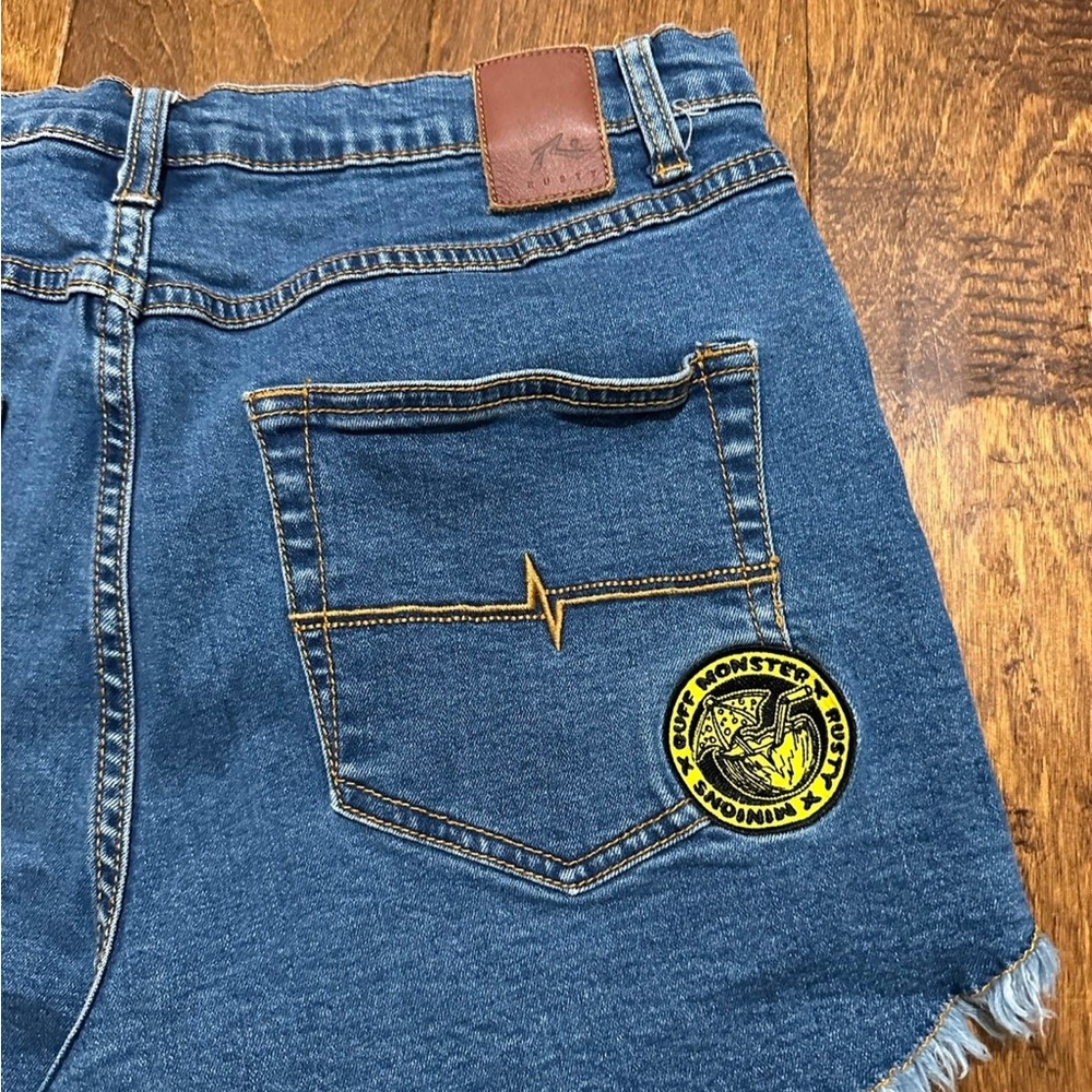 Rusty x Buff Monster x Minions collab jean shorts - Picture 5 of 6